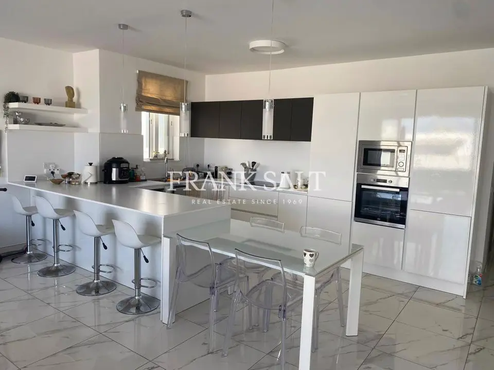 Mosta, Furnished Apartment
