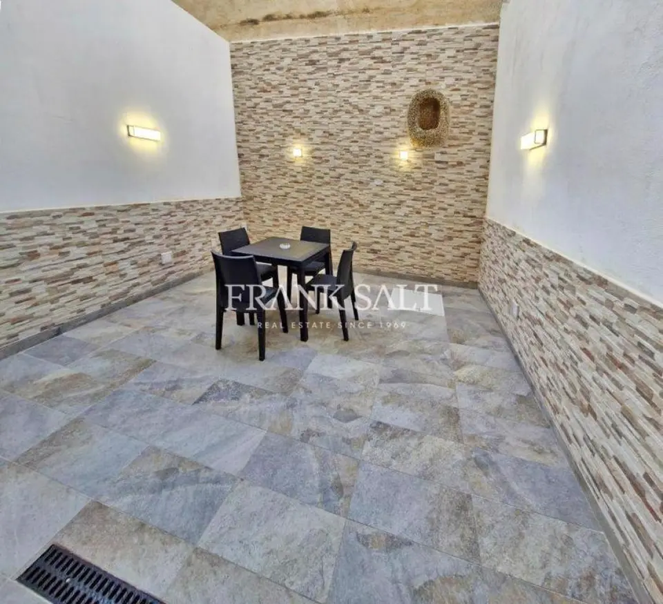 Gzira, Furnished Maisonette