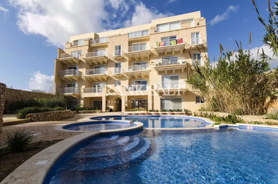Qala, Apartment