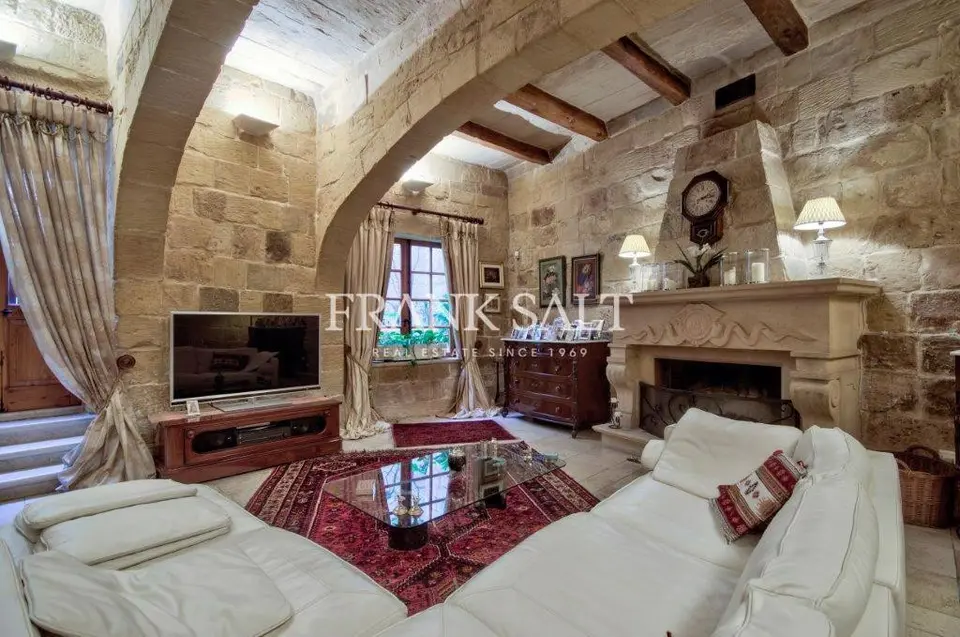 Birkirkara, Furnished House of Character